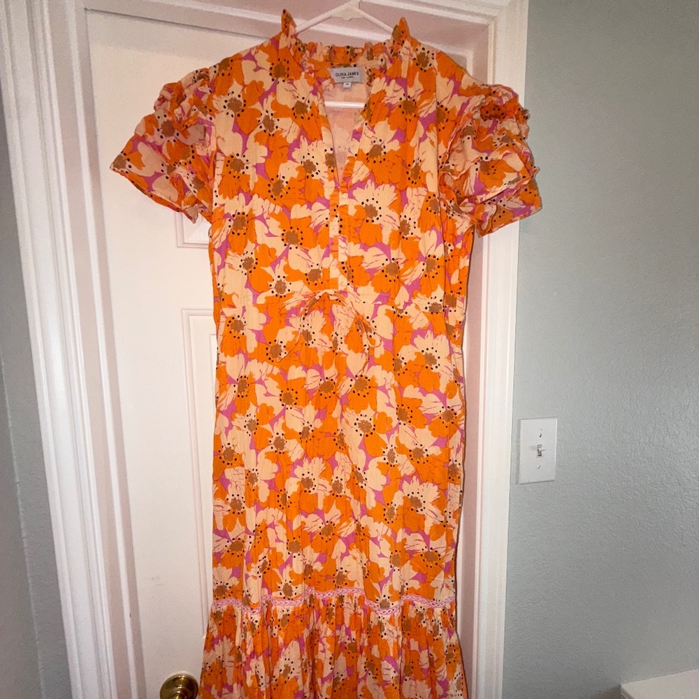 Olivia James The label size M